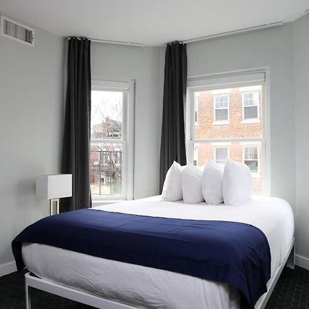 Stylish Studio On Newbury Street, #10 Бостън Екстериор снимка