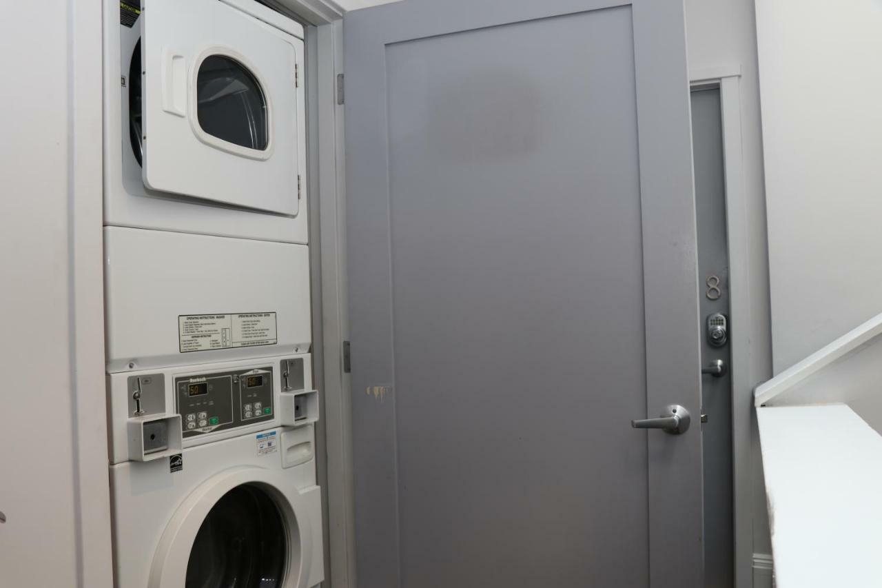 Stylish Studio On Newbury Street, #10 Бостън Екстериор снимка