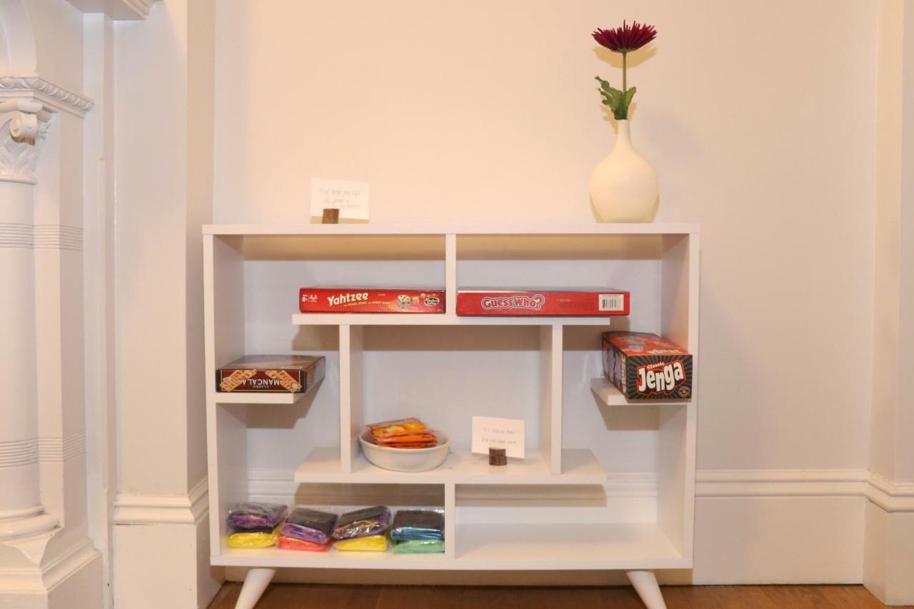 Stylish Studio On Newbury Street, #10 Бостън Екстериор снимка