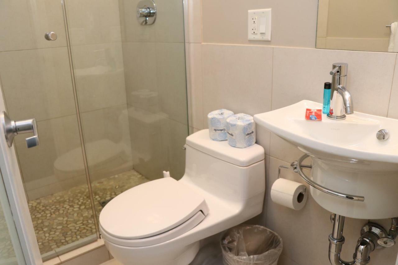 Stylish Studio On Newbury Street, #10 Бостън Екстериор снимка