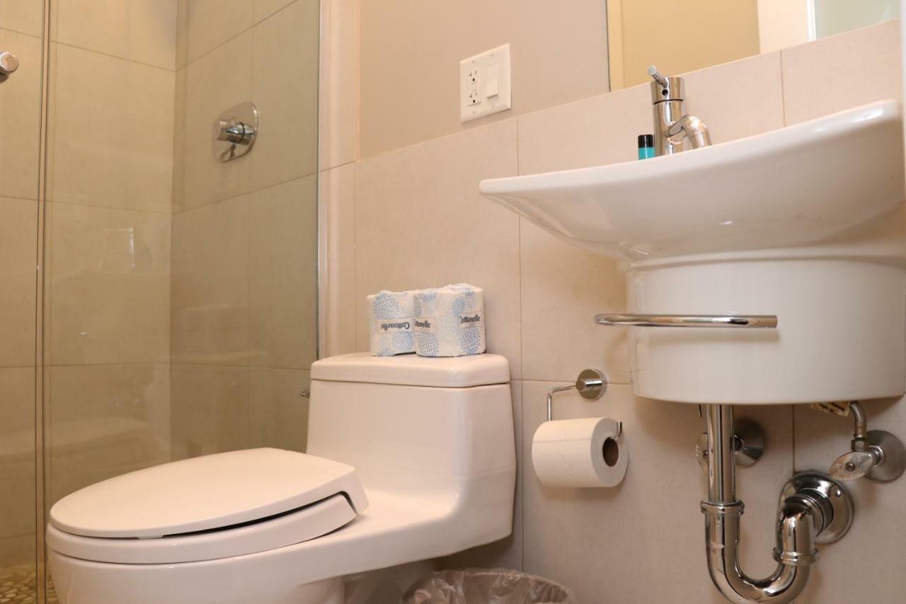 Stylish Studio On Newbury Street, #10 Бостън Екстериор снимка